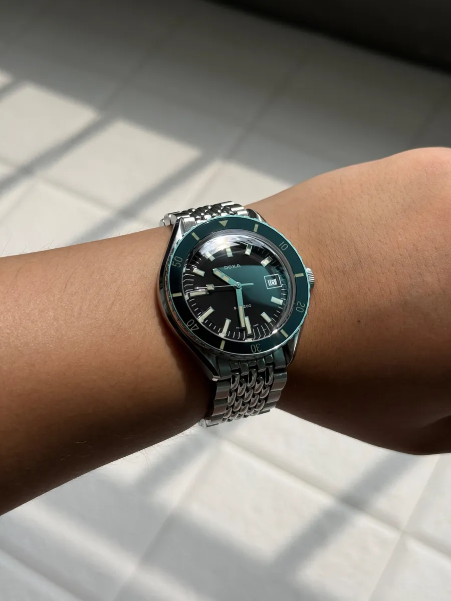 DOXA SUB200 검은색 다이얼