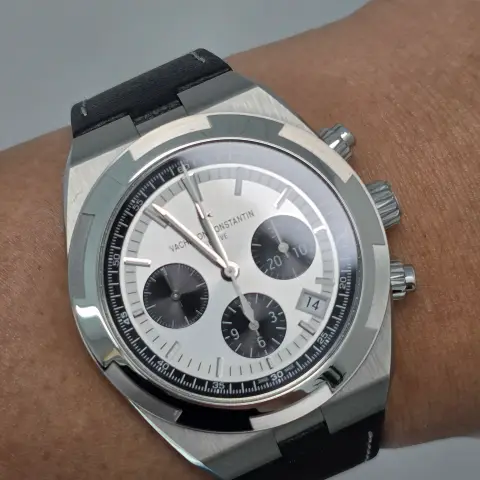 Vacheron Constantin(바쉐론 콘스탄틴) Overseas Chronograph Panda Ref. 5520V/110A-B686