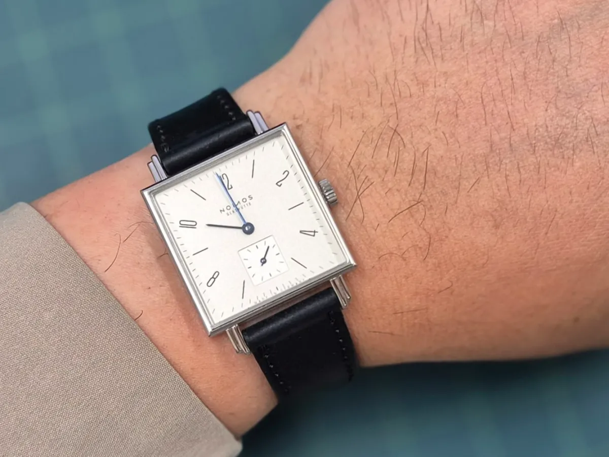 Nomos(노모스) Tetra 406