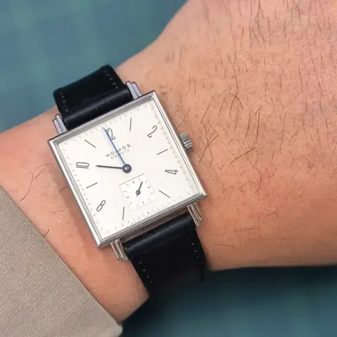Nomos(노모스) Tetra 406