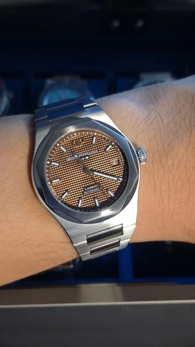 Girard-perregaux Laureato 38MM COPPER 81005-11-3154-1CM
