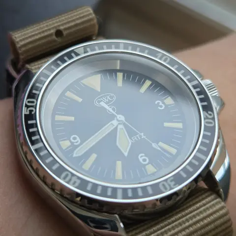 CWC Royal Navy Diver 1983 Re-Issue RN Divers Quartz Watch RN300-83 QS60