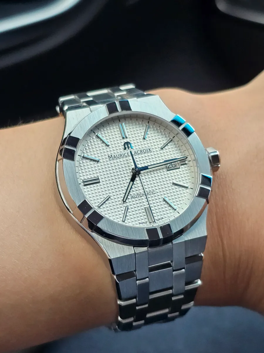 Maurice Lacroix(모리스 라크로와) AIKON AUTOMATIC DATE 42MM (White) AI6008-SS002-130-1 (Bracelet)
