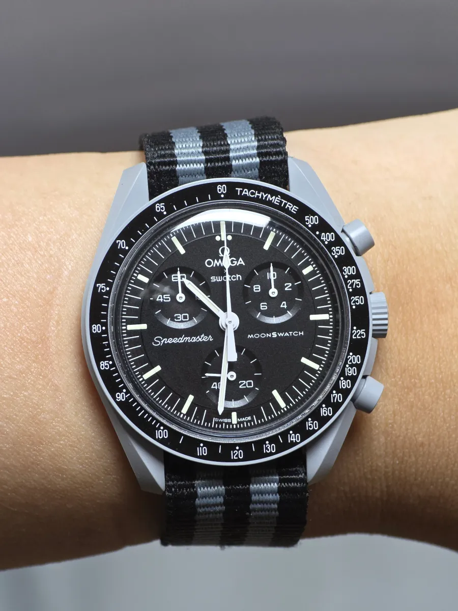Swatch Moonswatch Mission to the Moon SO33M100