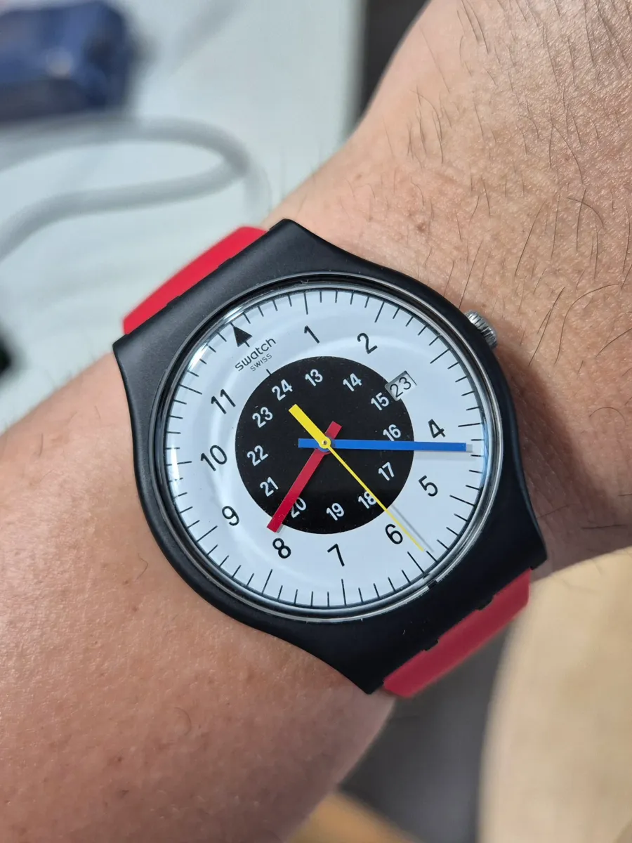 Swatch New gent ROUGE & NOIR SO32B401