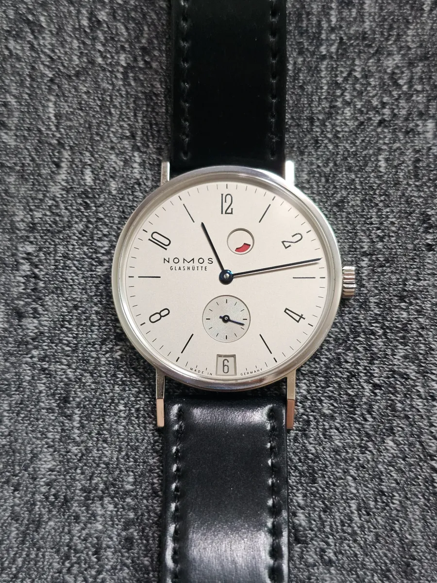 Nomos(노모스) Tangente Date power reserve Ref. 131