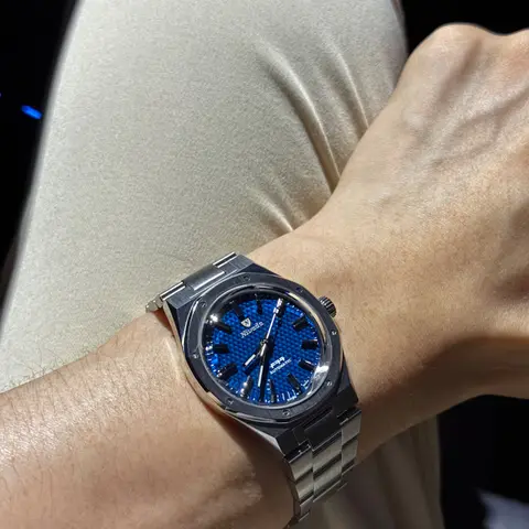 NIVADA GRENCHEN F77 Mk1 No date 68001A77