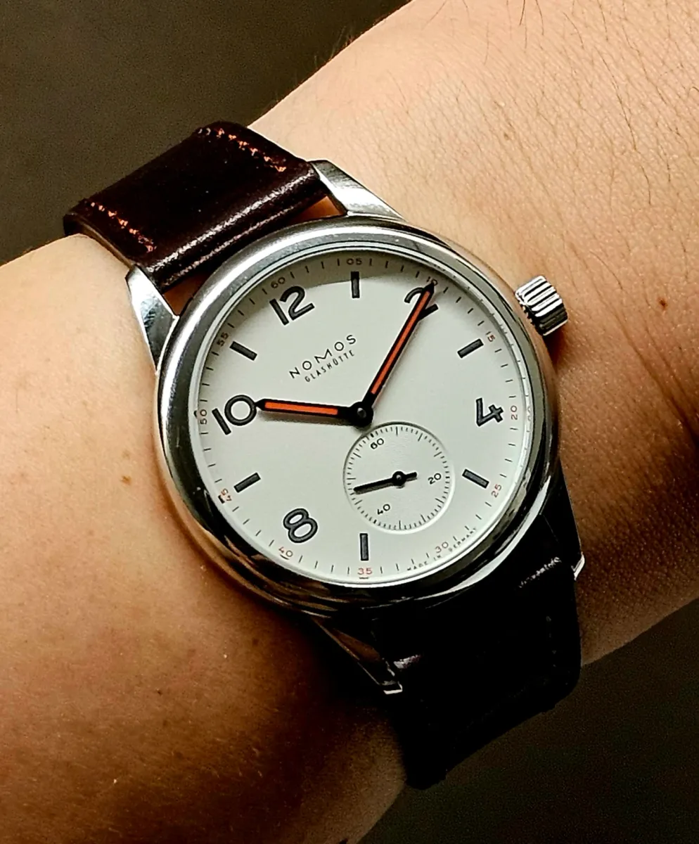 Nomos(노모스) CLUB 수동 36 703.1